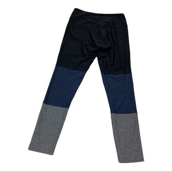 Outdoor Voices 7/8 Gradient Leggings Tri-color XS - Picture 8 of 9